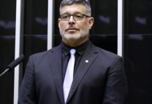 Alexandre Frota é expulso do PSL após críticas a Bolsonaro O deputado Alexandre Frota foi expulso do PSL CÂMARA DOS DEPUTADOS
