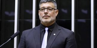 Alexandre Frota é expulso do PSL após críticas a Bolsonaro O deputado Alexandre Frota foi expulso do PSL CÂMARA DOS DEPUTADOS
