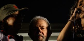 Indignados, juristas estrangeiros pedem que STF liberte Lula Lula: juristas se dizem "chocados" e pedem a libertação do ex-presidente (Fabio Vieira/Getty Images)