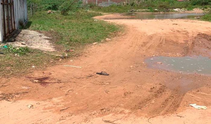 Pedreiro foi assassinado e filho ficou ferido na Redinha Nova, na Grande Natal. — Foto: Mariana Rocha/Inter TV Cabugi