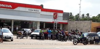 Em Ceará-Mirim, mototaxistas protestam contra lei sancionada pelo prefeito Marconi Barretto