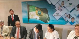 Em Natal, ministro da Saúde assina liberação de R$ 84,5 milhões para assistência hospitalar em 51 cidades do RN Ao lado da governadora Fátima Bezerra, ministro da Saúde, Luiz Henrique Mandetta, assina a liberação de R$ 84,5 milhões para o governo potiguar — Foto: Heloísa Guimarães/Inter TV Cabugi