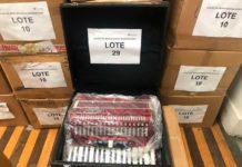 Uísques, sanfona, bicicletas e celulares: Receita Federal leiloa 84 lotes de mercadorias em Natal Sanfona está entre produtos leiloados eletronicamente pela Receita Federal em Natal — Foto: Receita Federal/Divulgação