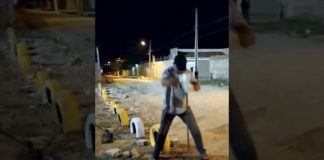 Prefeitura ausente: moradores fazem limpeza e revitalização de campo de futebol por conta própria