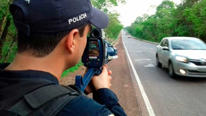 Radar móvel usado em rodovia pela Polícia Rodoviária Federal — Foto: Divulgação/PRF Tocantins