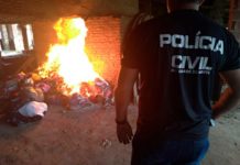 Polícia Civil incinera 52 mil bonés falsificados na Grande Natal Incineração aconteceu nesta sexta-feira (16) — Foto: Divulgação