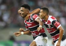 Santa Cruz vence Globo-RN e fica vivo para última rodada da primeira fase Elias comemora gol marcado (Foto: Aldo Carneiro / Pernambuco Press)