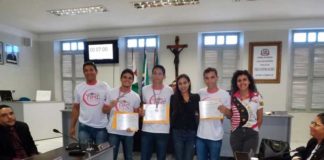 Estudantes de Ceará-Mirim brilham em competição de Matemática na Tailândia e são homenageados pela Câmara dos Vereadores