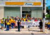 Trabalhadores dos Correios do Rio Grande do Norte encerram greve Funcionários dos Correios do RN fizeram ato no primeiro dia de greve em Natal — Foto: Sebastião Morais/Inter TV Cabugi