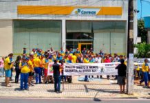 Trabalhadores dos Correios do Rio Grande do Norte encerram greve Funcionários dos Correios do RN fizeram ato no primeiro dia de greve em Natal — Foto: Sebastião Morais/Inter TV Cabugi