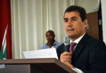 Ex-prefeito de Extremoz e outras cinco pessoas têm bens bloqueados Além de Klauss Francisco Torquato Rego, outras cinco pessoas ligadas à administração municipal tiveram seus bens sequestrados