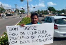 Sem moradia, venezuelanos refugiados pedem dinheiro nas ruas de Natal O venezuelano Wilame Matarazza aguarda pelos familiares que devem chegar a Natal no fim de semana — Foto: Anna Alyne Cunha/Inter TV Cabugi