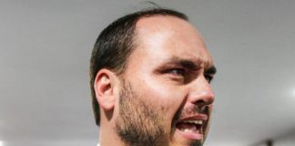 Carlos diz que Brasil não terá transformação rápida por vias democráticas