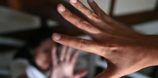 Homem estupra menina de 5 anos como paralisia cerebral no RS