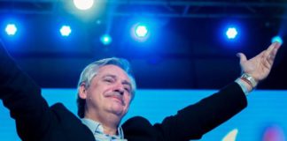 Argentina deve eleger Fernández e Kirchner no 1º turno, indica pesquisa Argentina: 53,2% dos entrevistados apontam Macri como responsável pela crise no país (Patrick Haar/Getty Images)