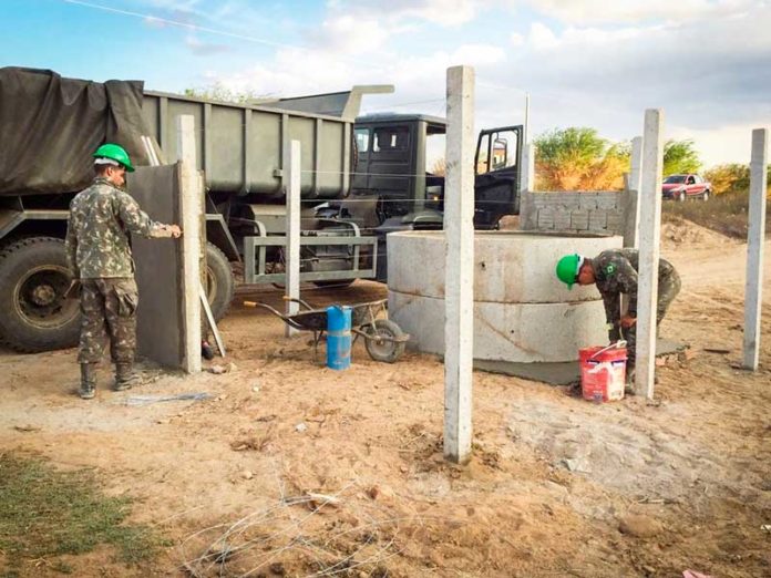 Do total de 300 poços, 17 foram construídos no Rio Grande do Norte — Foto: Exército Brasileiro