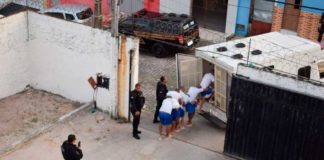 Em três dias, três CDPs são fechados e 322 presos transferidos na Grande Natal 117 internos que estavam no CDP de Macaíba foram levados para a Cadeia Pública de Ceará-Mirim, na Grande Natal — Foto: Seap/RN