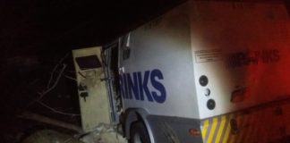 Policiais federais prendem suspeitos de assalto a carros-fortes na divisa do Ceará com o RN Quadrilha explodiu um dos veículos na rodovia BR-304 durante o assalto — Foto: PRF/Divulgação