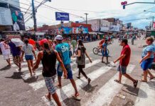 Comércio de Natal tem horário diferenciado no feriado dos Santos Mártires; confira mudanças Comércio de Natal tem horário diferenciado no feriado dos Santos Mártires — Foto: Canindé Soares