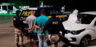Homens são presos com 4 kg de cocaína e 20 kg de fenacetina na BR-101, no RN Cocaína e pó químico foram apreendidos pela PRF em abordagem na BR-101, no RN. — Foto: PRF/Divulgação