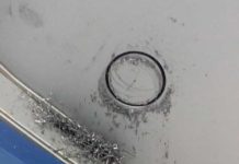 Criminosos tentam arrombar caixa eletrônico no RN, mas fogem após PM ser acionada Criminosos tentaram arrombar caixa eletrônico na madrugada deste domingo (1º) em Goianinha, RN — Foto: PM/Divulgação