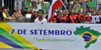 Desfile de 7 de Setembro reúne centenas de pessoas em Natal; veja fotos