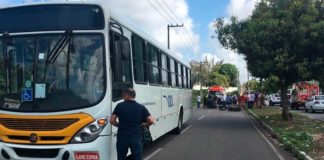 Motociclista morre em acidente com ônibus na Zona Sul de Natal Acidente aconteceu nesta tarde com ônibus e moto na avenida Ayrton Senna, em Natal — Foto: Heloísa Guimarães/Inter TV Cabugi