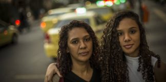 Governo planeja mudar o Bolsa Família para construir uma ‘marca social’ A diarista Rita Barros não conta com nenhuma ajuda do governo para criar a filha, Beatriz, de 13 anos. É o público que o governo mira com a reformulação de programas sociais Foto: Guito Moreto / Guito Moreto