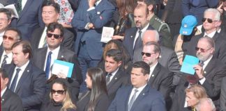 Ateus processam Bolsonaro, Davi e Maia por viagem para canonização de Irmã Dulce Autoridades brasileiras durante a cerimônia de canonização da Irmã Dulce, no Vaticano - Walmir Cirne - 14.out.19/Futura Press/Folhapress