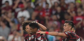 Flamengo vence Atlético Mineiro e amplia vantagem no Brasileiro