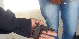 Guarda Municipal apreende arma de fogo com estudante em escola pública Arma foi encontrada com estudante | Foto: Divulgação