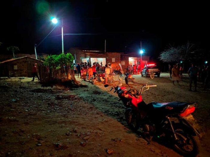 Mulher foi encontrada morta dentro de casa em Angicos, no RN — Foto: Gilberto Rocha