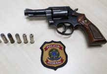 Homem tenta embarcar armado e é preso dentro do aeroporto de Natal Arma estava com passageiro que tentava embarcar de Natal para Campinas, segundo a PF — Foto: PF/Divulgação