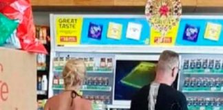 Mulher vai de biquíni fio-dental a supermercado e causa revolta na Indonésia