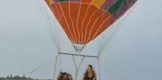 Mãe e filho morrem após balão se soltar, explodir e cair no chão