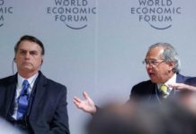 Viraliza vídeo em que Bolsonaro critica “liberaizinhos da vida, que tomam quick e danoninho”, criados pela vovó Bolsonaro e Paulo Guedes (Foto: Alan Santos/PR)