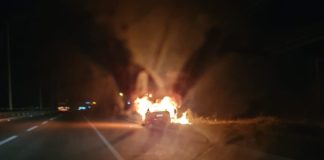 Carro pega fogo na BR-304 entre Parnamirim e Macaíba Carro pegou fogo na BR-304; ninguém ficou ferido — Foto: Jean Lenilson/Cedida