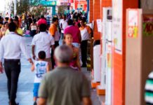 Comércio em Natal tem funcionamento alterado no révellion; confira horários Horário de funcionamento do comércio de rua e dos shoppings vai sofrer alteração no fim de 2019 — Foto: Jonathan Lins/G1