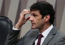 PF indicia ministro do Turismo e mais 10 por candidaturas-laranja no PSL em Minas O ministro do Turismo, Marcelo Álvaro Antônio, durante audiência no Senado — Foto: José Cruz/Agência Brasil