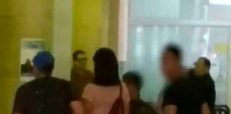 Garoto de 12 anos diz ter matado menina após festa em escola de SP Garoto foi levado para delegacia pelos pais Reprodução/RecordTV