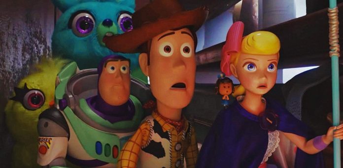 Ducky, Bunny, Buzz, Woody e Bo Peep em 'Toy Story 4' — Foto: Divulgação