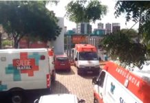 Com macas retidas em hospital, ambulâncias deixam de rodar em Natal e impedem transferência de paciente Ambulâncias ficaram retidas no Hospital Walfredo Gurgel, em Natal — Foto: Hugo Andrade/Inter TV Costa Branca