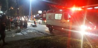 Bandidos assaltam padaria e trocam tiros durante fuga em Natal; mulher corre assustada e é atropelada Mulher se assustou com tiros, correu e foi atropelada na Avenida Prudente de Morais, em Natal — Foto: Reprodução