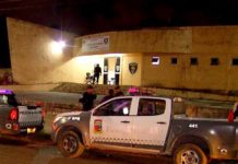 Homem é preso por assediar mulher em estação ferroviária de Ceará-Mirim Homem suspeito de assédio foi levado para a delegacia — Foto: Reprodução/Inter TV Cabugi