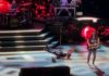 Axl Rose cai em palco durante show do Guns N’ Roses; veja vídeo