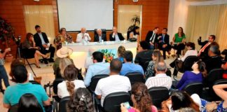 Cerca de 900 servidores da Saúde de Natal estão sem gratificações; município diz que faltam recursos Audiência da Comissão de Saúde da CMN discutiu situação de servidores nesta segunda-feira (4) — Foto: Elpídio Júnior/Câmara Municipal de Natal