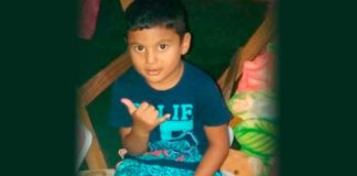 Criança de 5 anos morre ao cortar fio de ventilador com tesoura