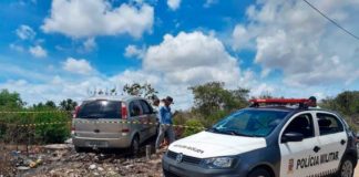 Homem é morto a tiros enquanto dirigia carro em Parnamirim Homem foi morto a tiros por dois homens em que estavam em moto, na tarde desta terça-feira (17), em Parnamirim, na Grande Natal — Foto: Lucas Cortez/Inter TV Cabugi