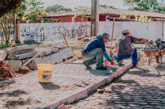 Obra em Nísia Floresta: município da Grande Natal receberá recursos para investir na drenagem e pavimentação de diversas ruas