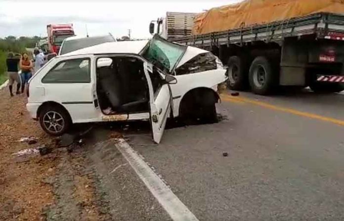 Acidente aconteceu por volta de meio-dia desta sexta-feira (17) na BR-304, em Caiçara do Rio do Vento, RN — Foto: Redes sociais